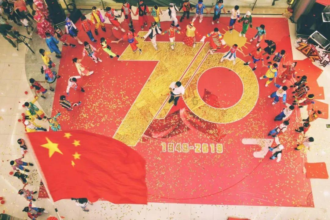 低谷时,请相信《人间值得》